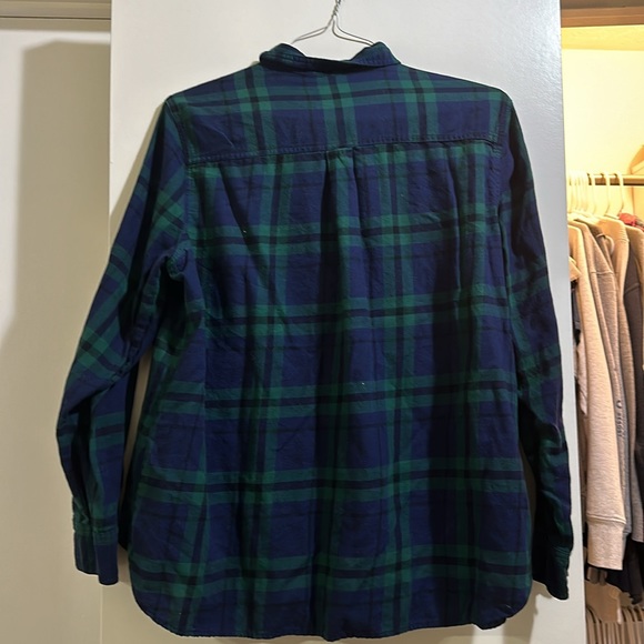 Old Navy women’s plaid shirt. - Picture 2 of 2